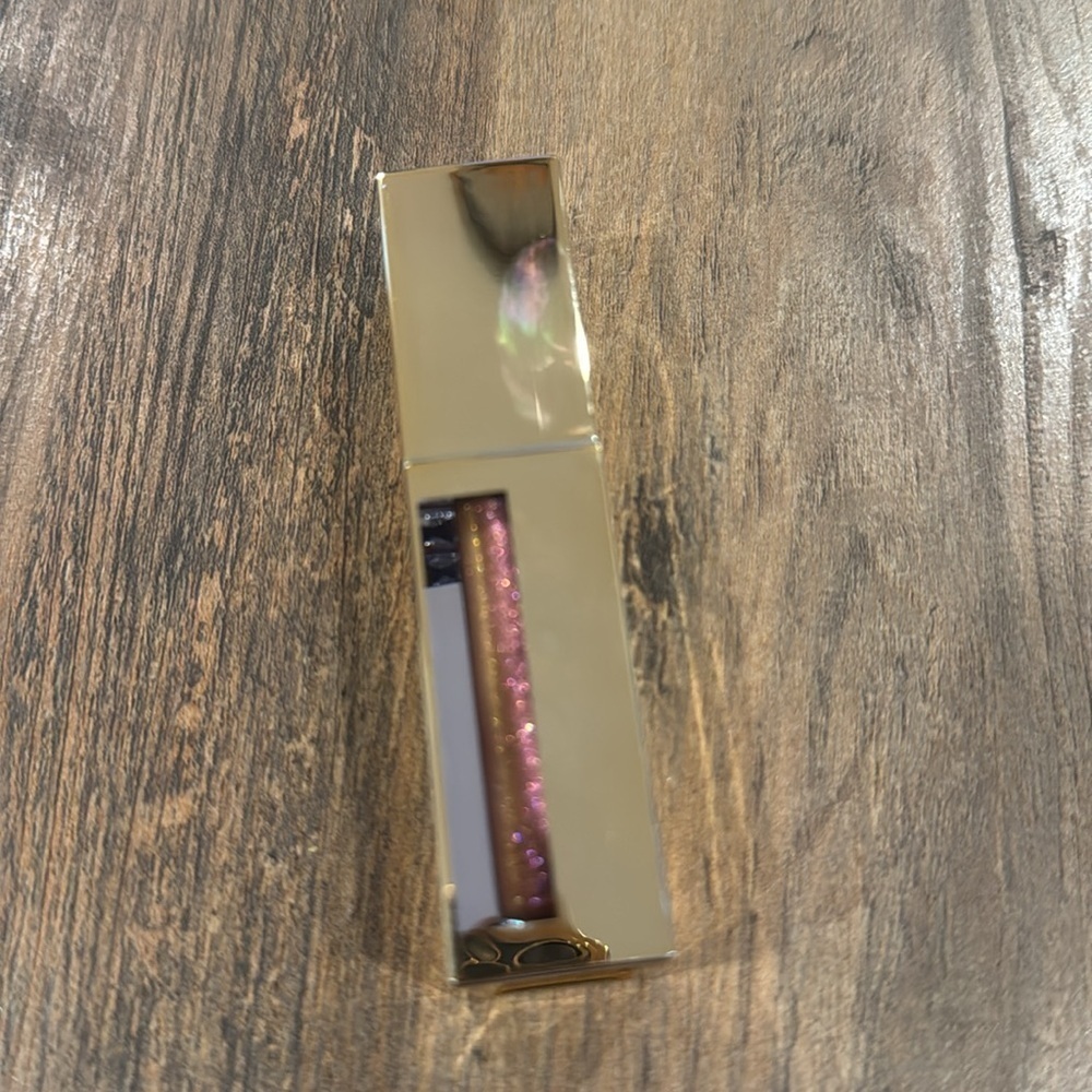 Scott Barnes lipgloss